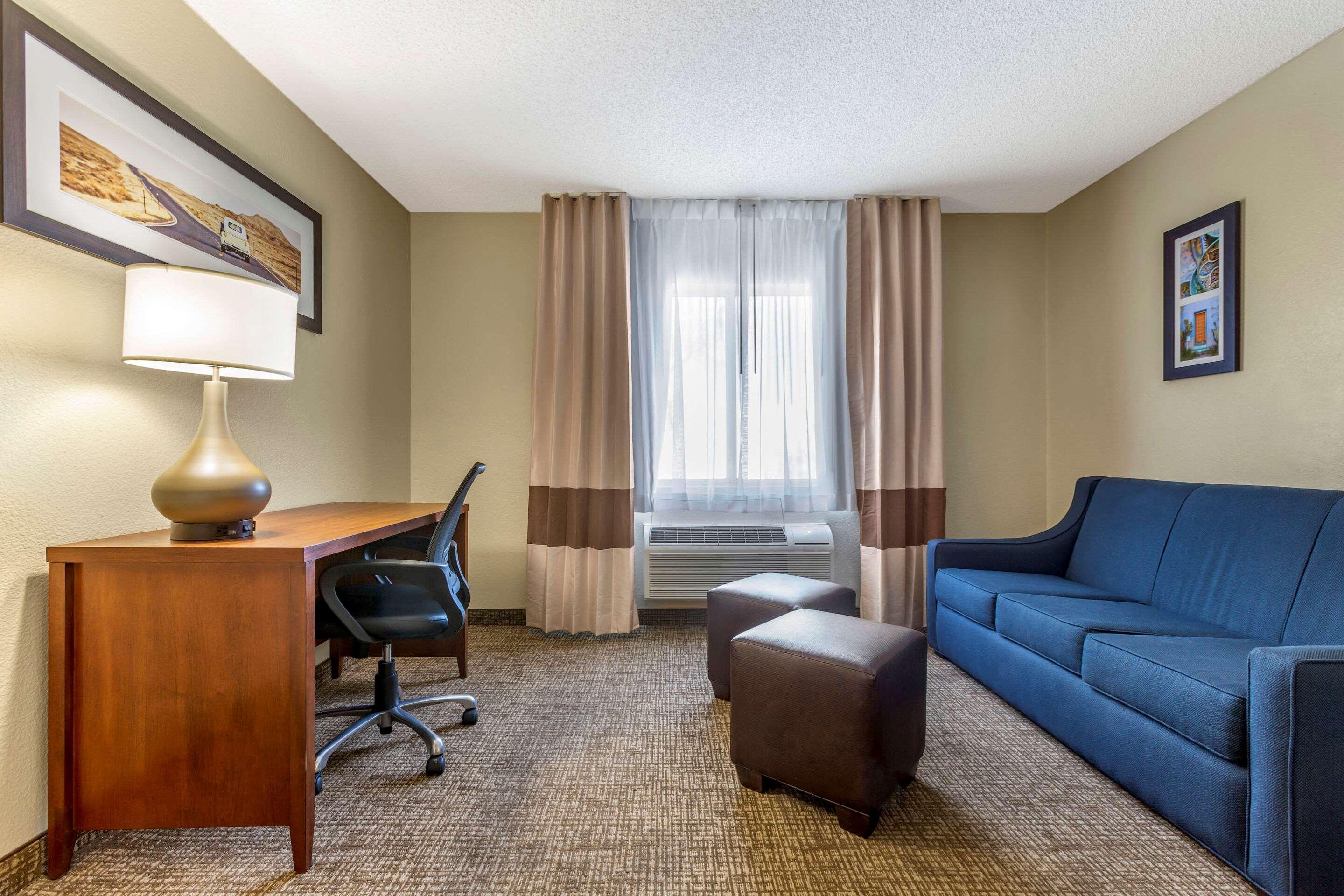 Comfort Inn & Suites Phoenix North - Deer Valley Екстер'єр фото
