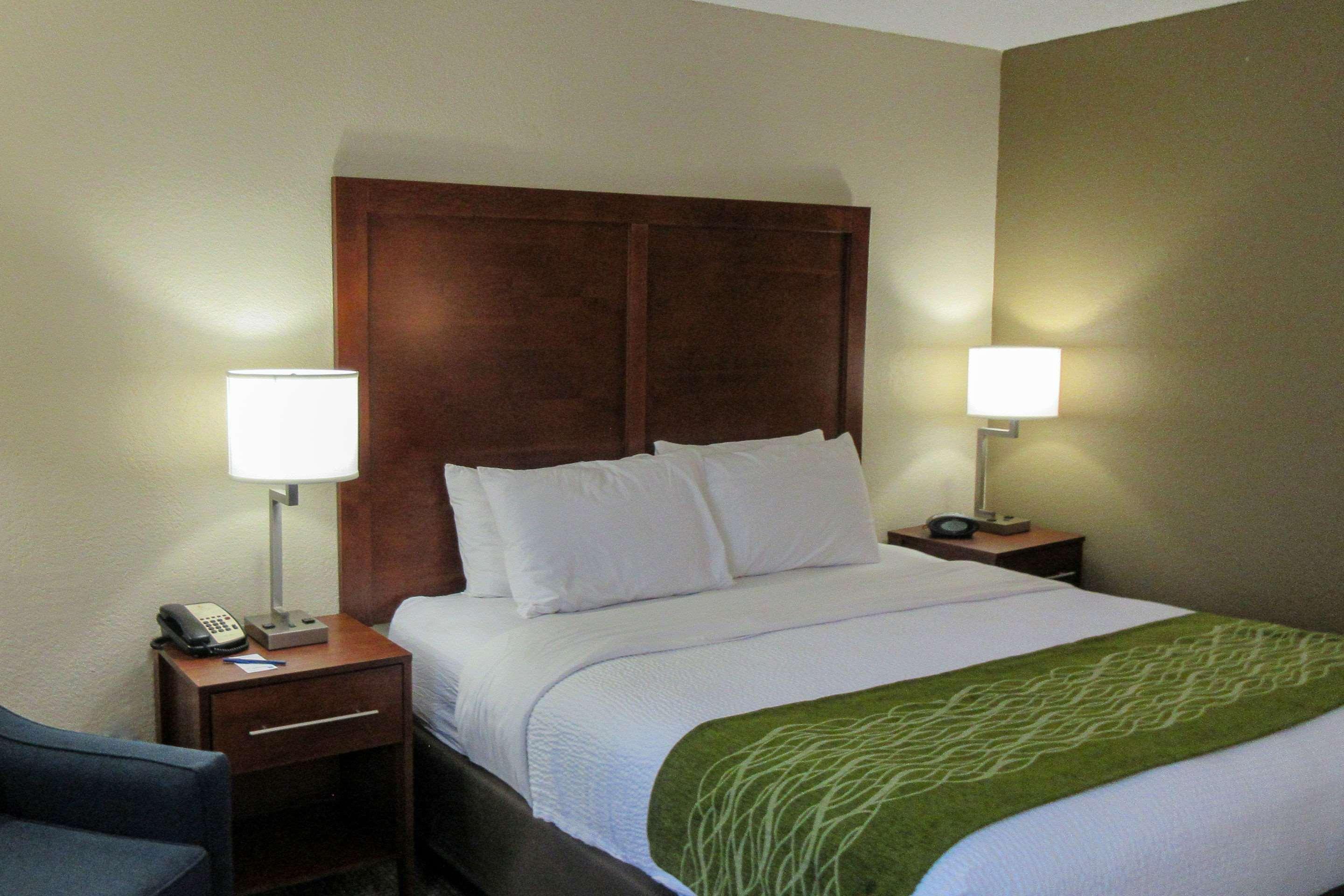 Comfort Inn & Suites Phoenix North - Deer Valley Екстер'єр фото