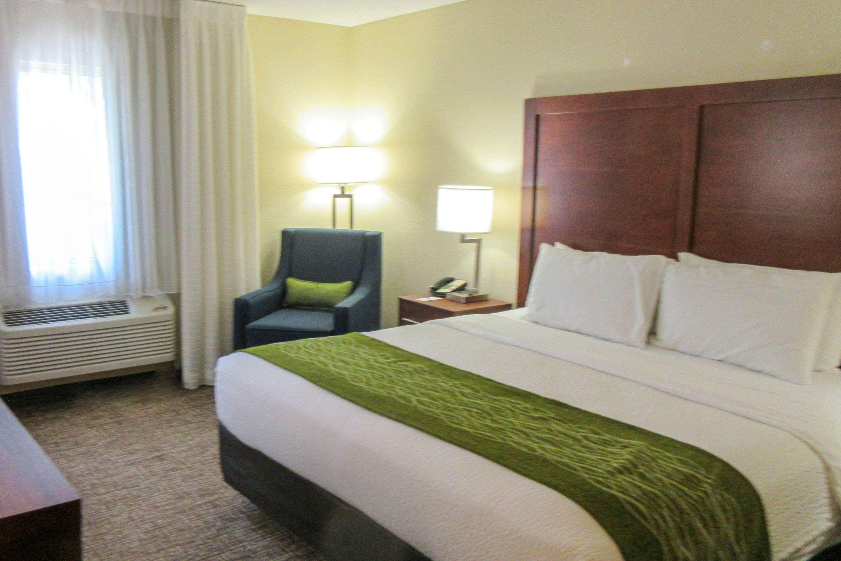Comfort Inn & Suites Phoenix North - Deer Valley Екстер'єр фото
