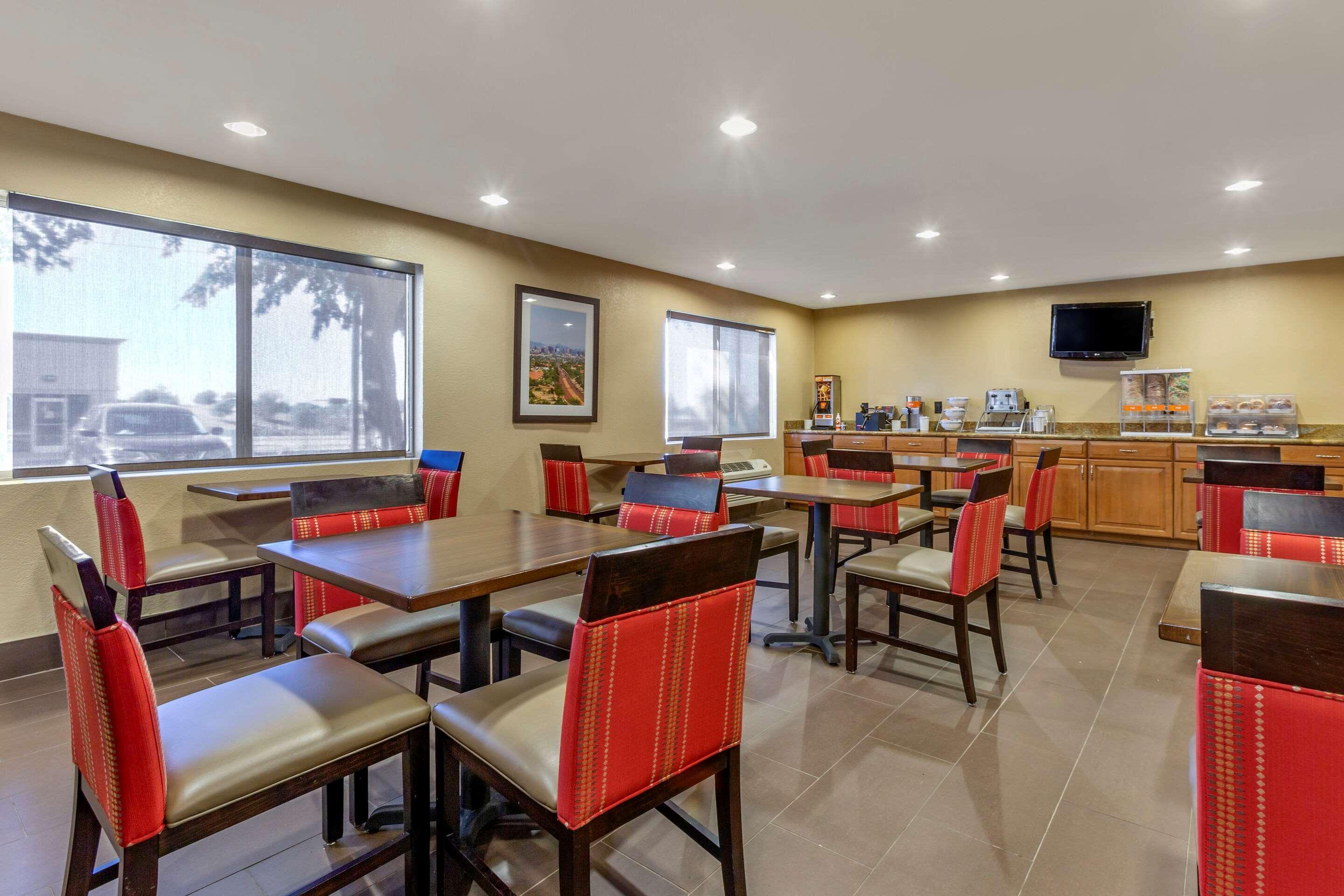 Comfort Inn & Suites Phoenix North - Deer Valley Екстер'єр фото