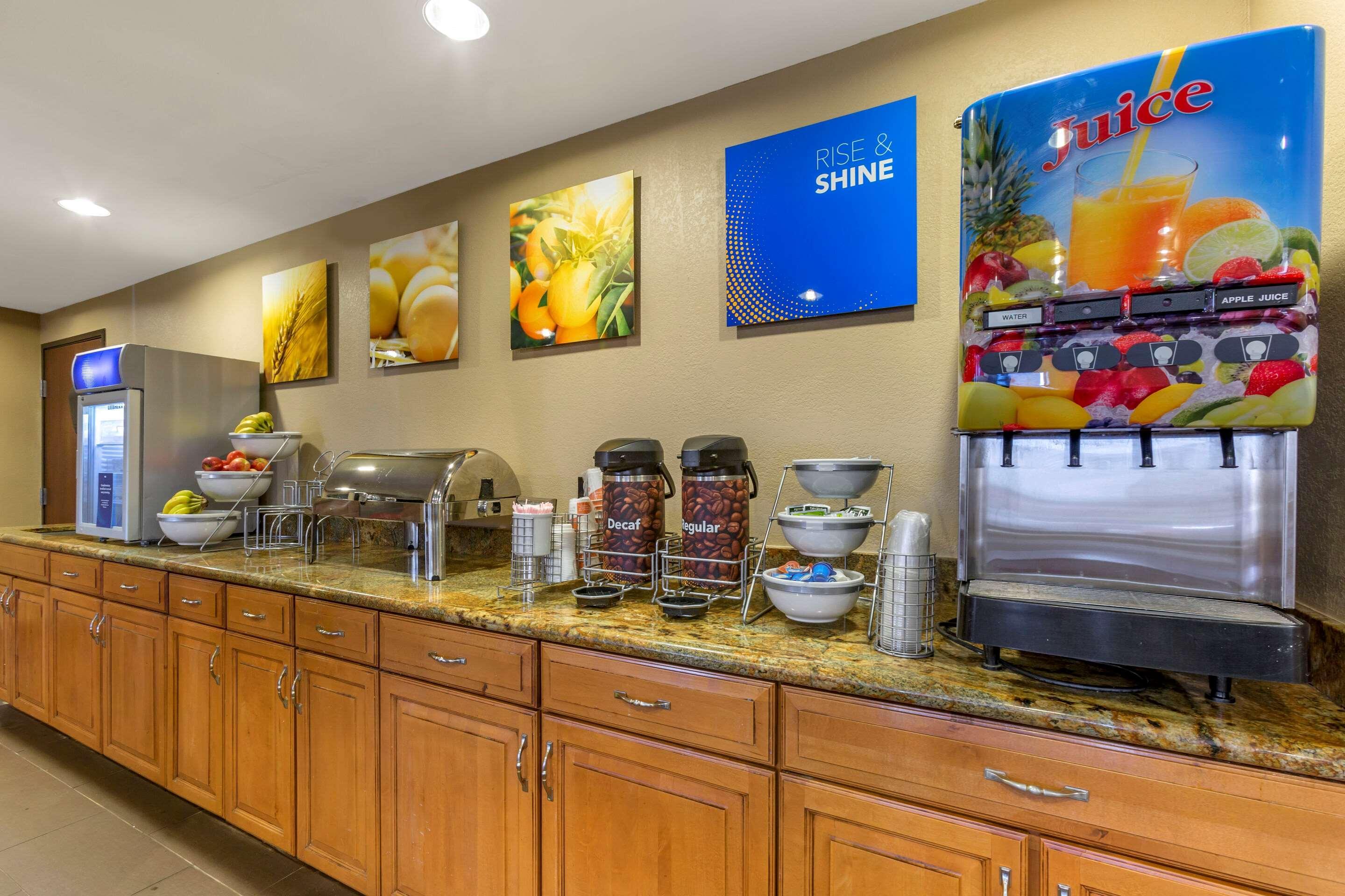 Comfort Inn & Suites Phoenix North - Deer Valley Екстер'єр фото
