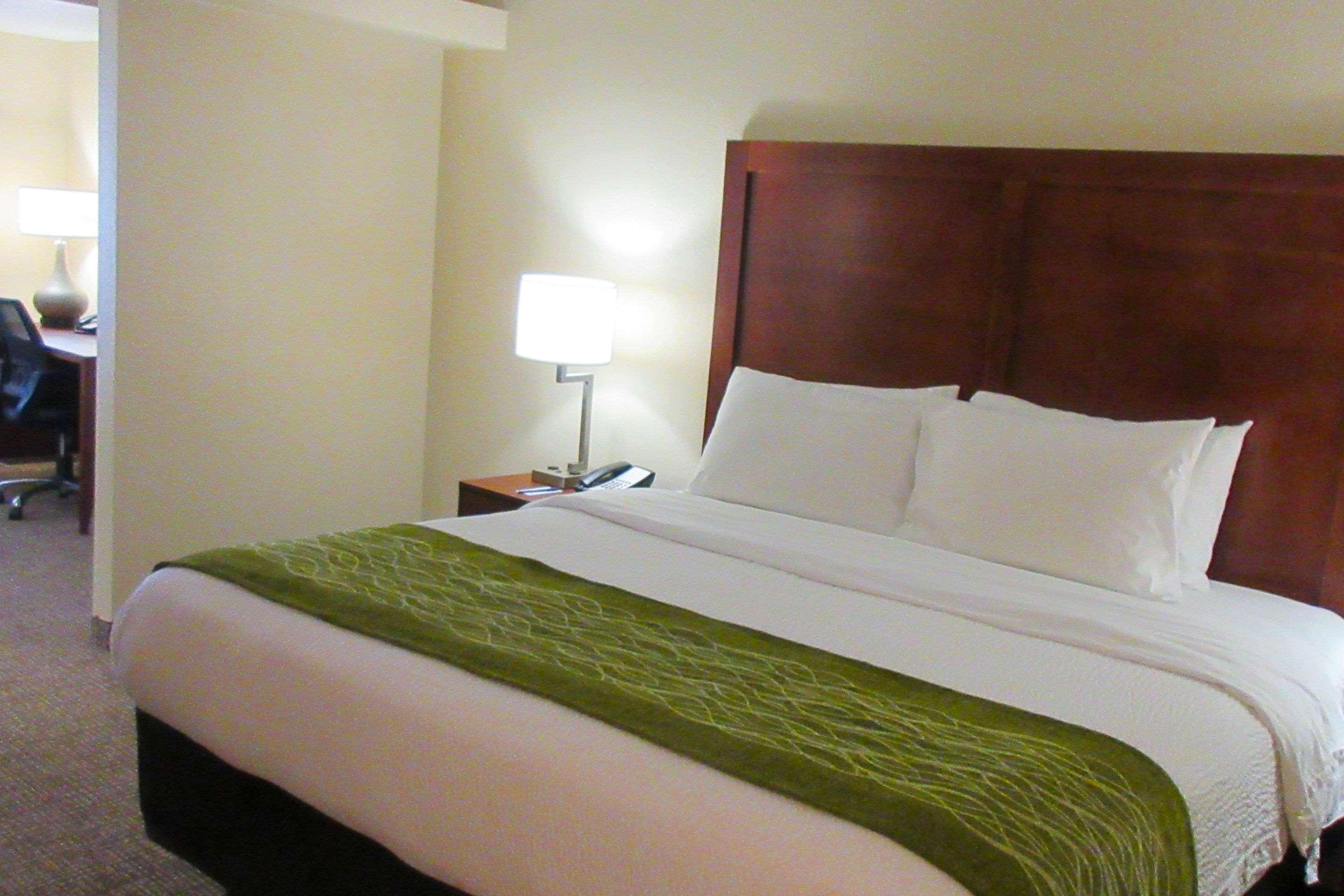 Comfort Inn & Suites Phoenix North - Deer Valley Екстер'єр фото