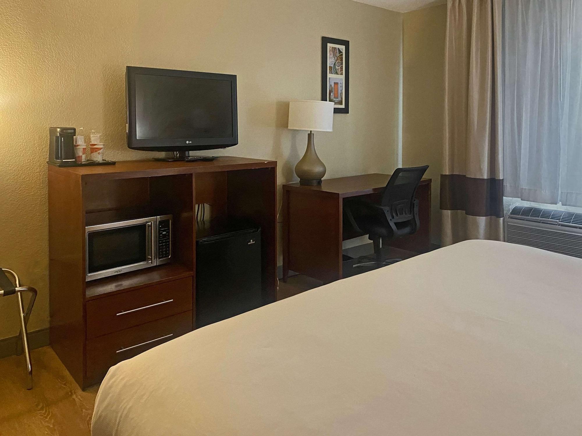 Comfort Inn & Suites Phoenix North - Deer Valley Екстер'єр фото